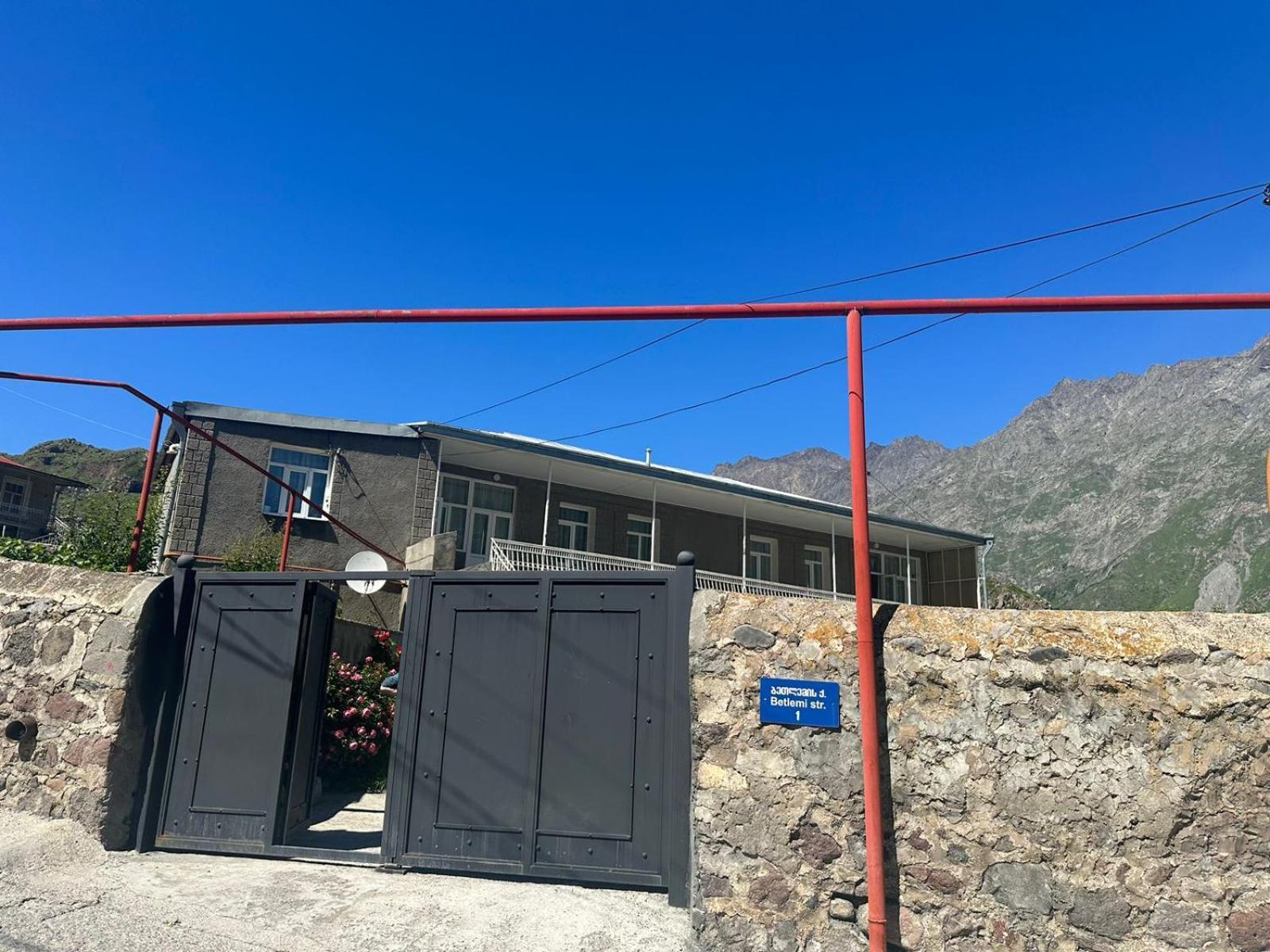 Polaris Kazbegi Hotell Exteriör bild