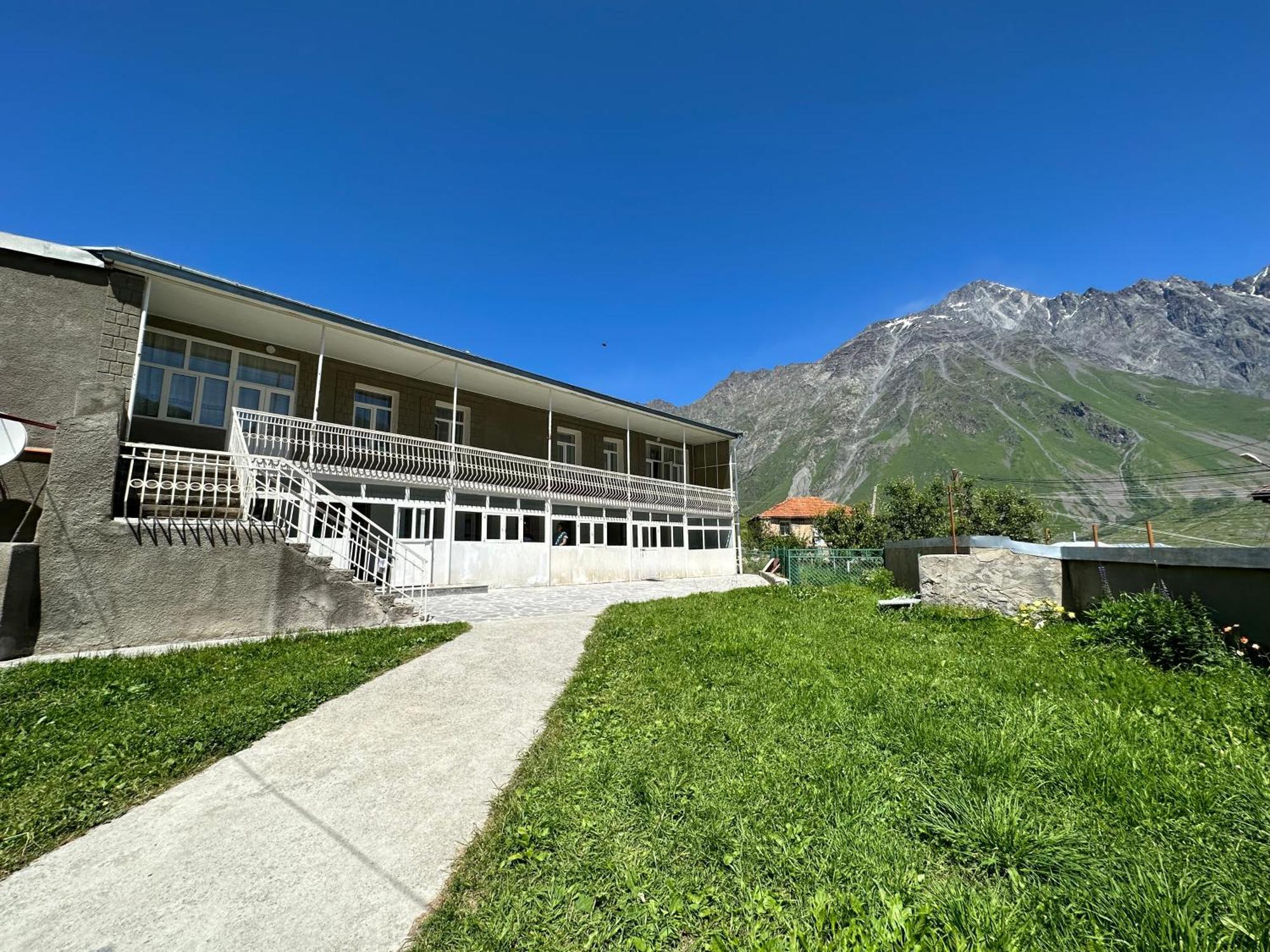 Polaris Kazbegi Hotell Exteriör bild
