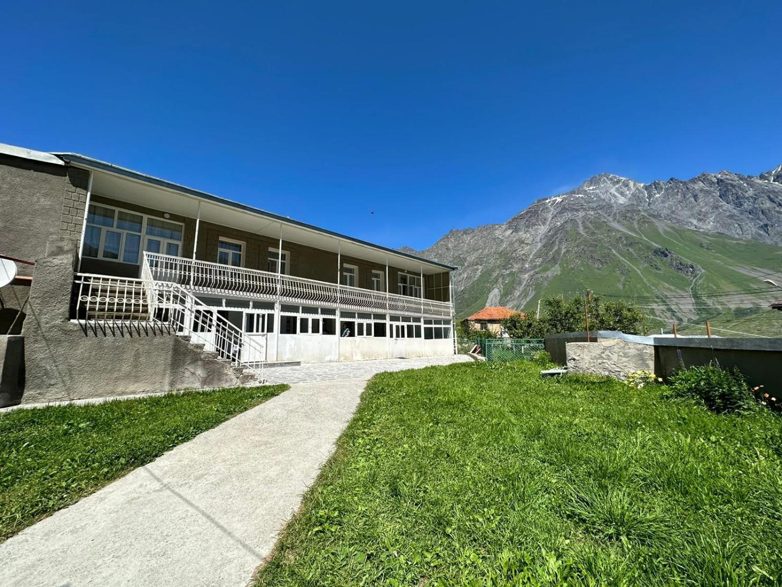 Polaris Kazbegi Hotell Exteriör bild