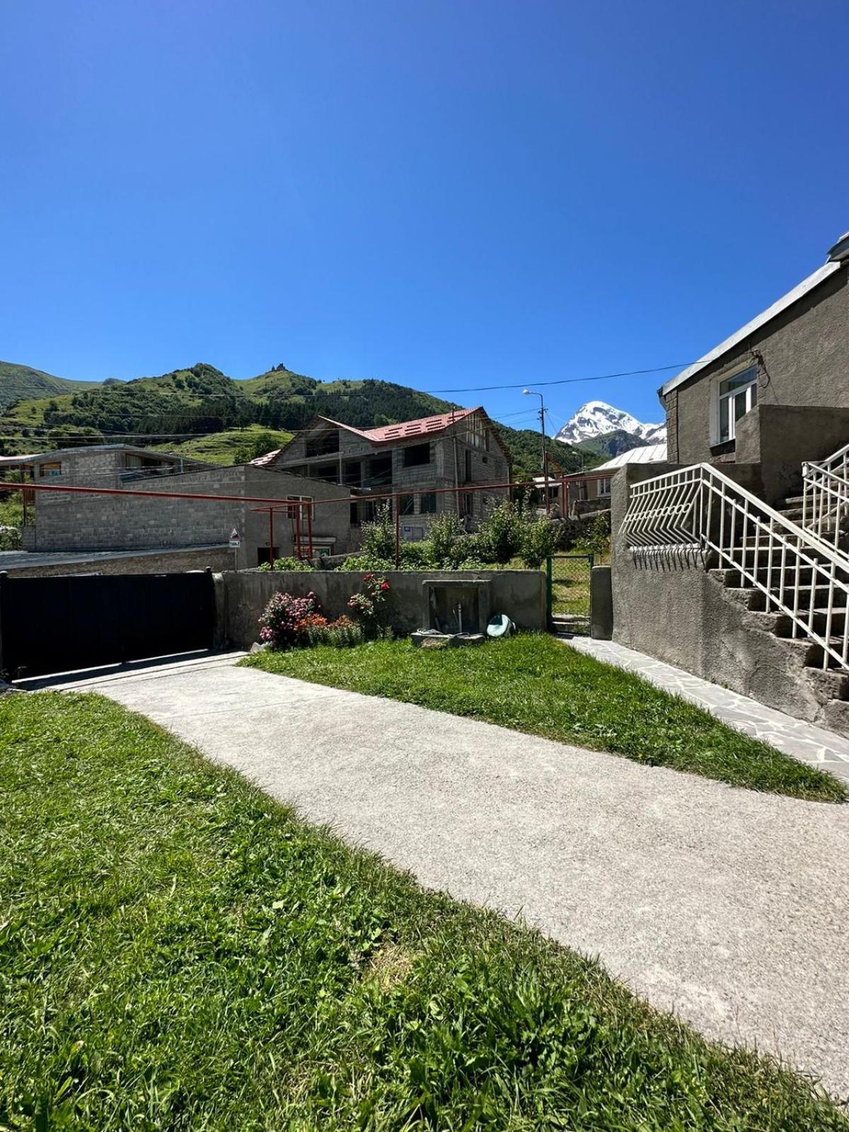 Polaris Kazbegi Hotell Exteriör bild