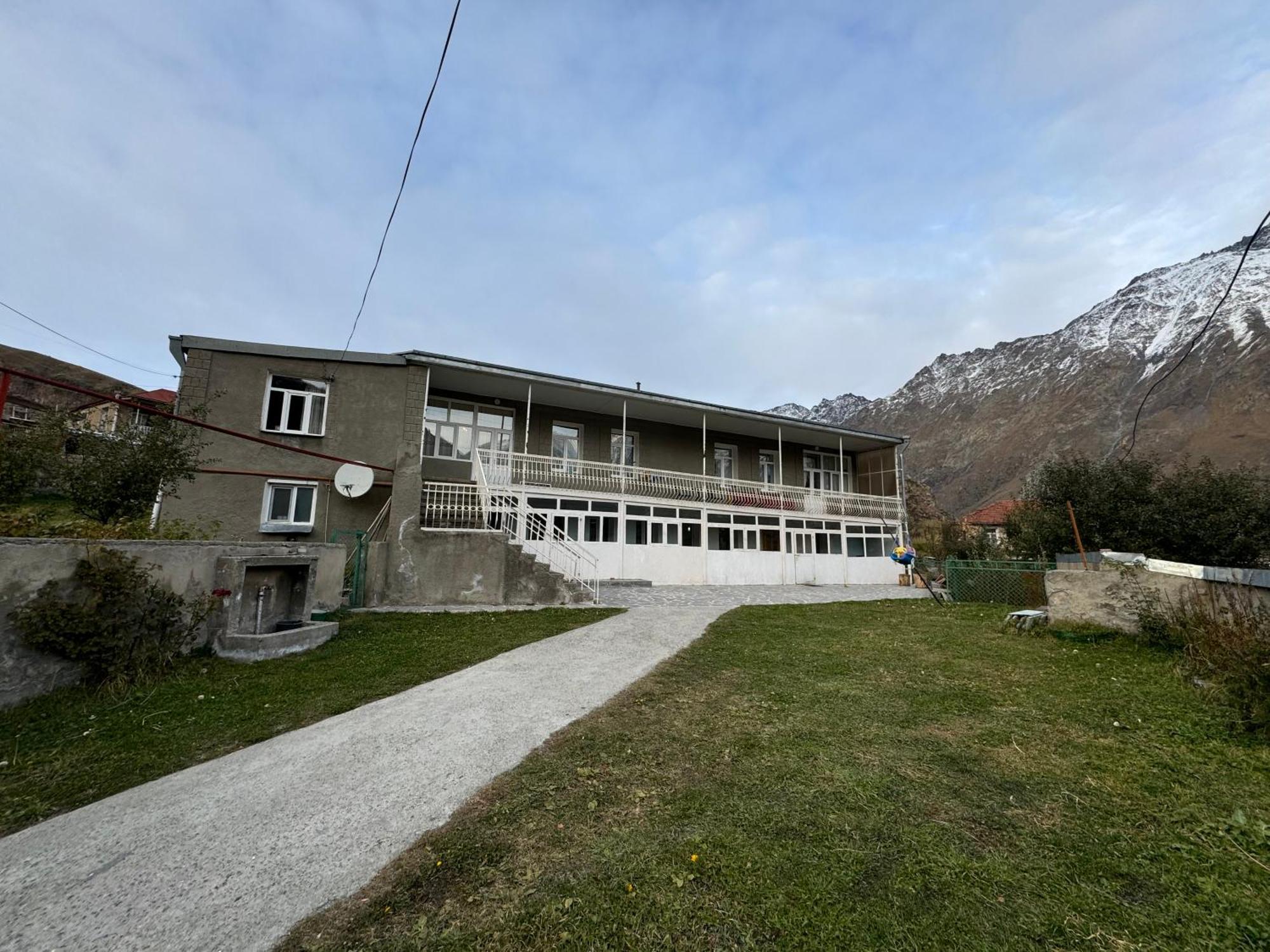 Polaris Kazbegi Hotell Exteriör bild
